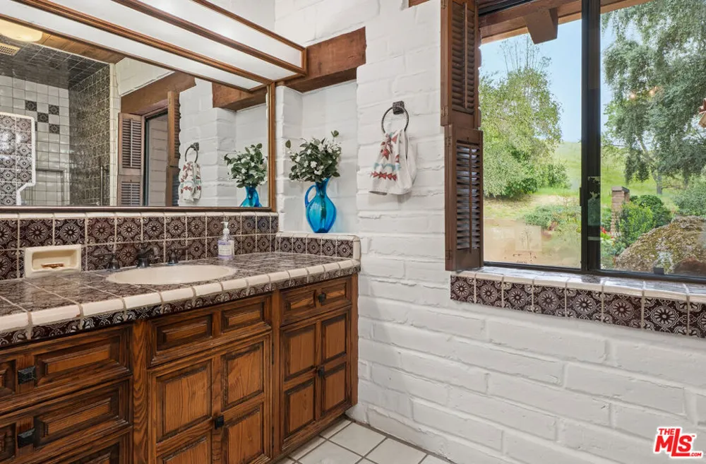2160 Rambling Oaks Road Santa Ynez, CA 93460