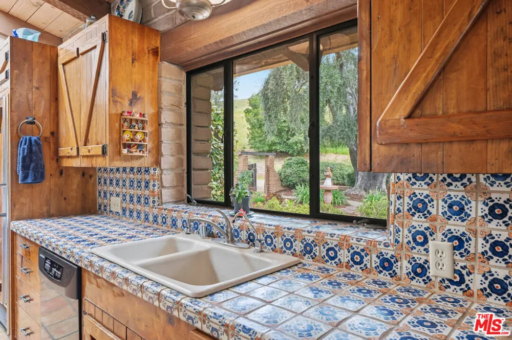 2160 Rambling Oaks Road Santa Ynez, CA 93460