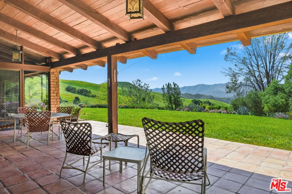2160 Rambling Oaks Road Santa Ynez, CA 93460