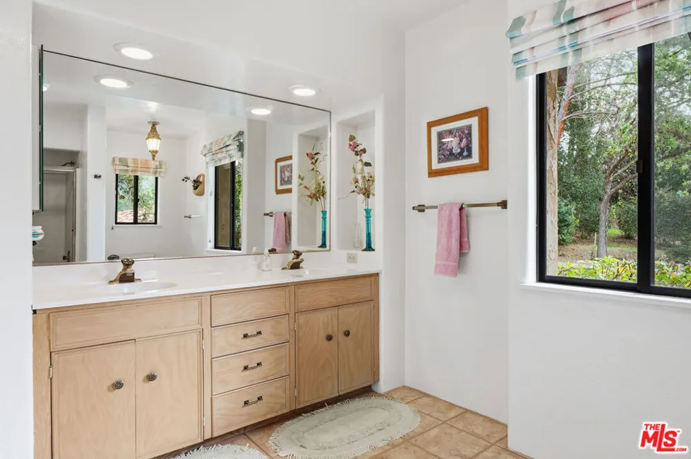 2160 Rambling Oaks Road Santa Ynez, CA 93460
