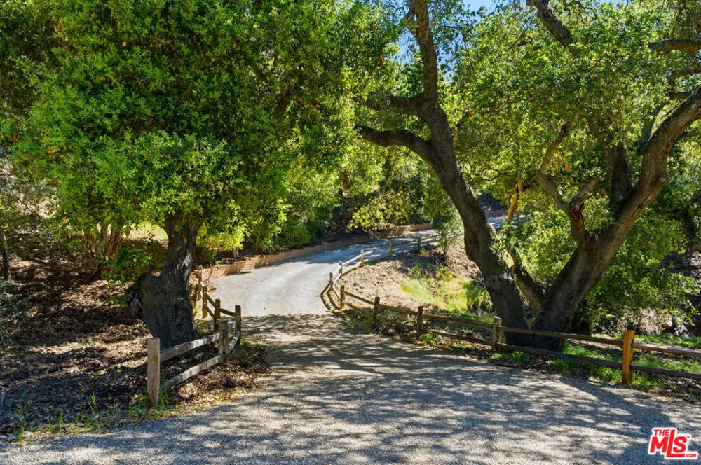 2160 Rambling Oaks Road Santa Ynez, CA 93460