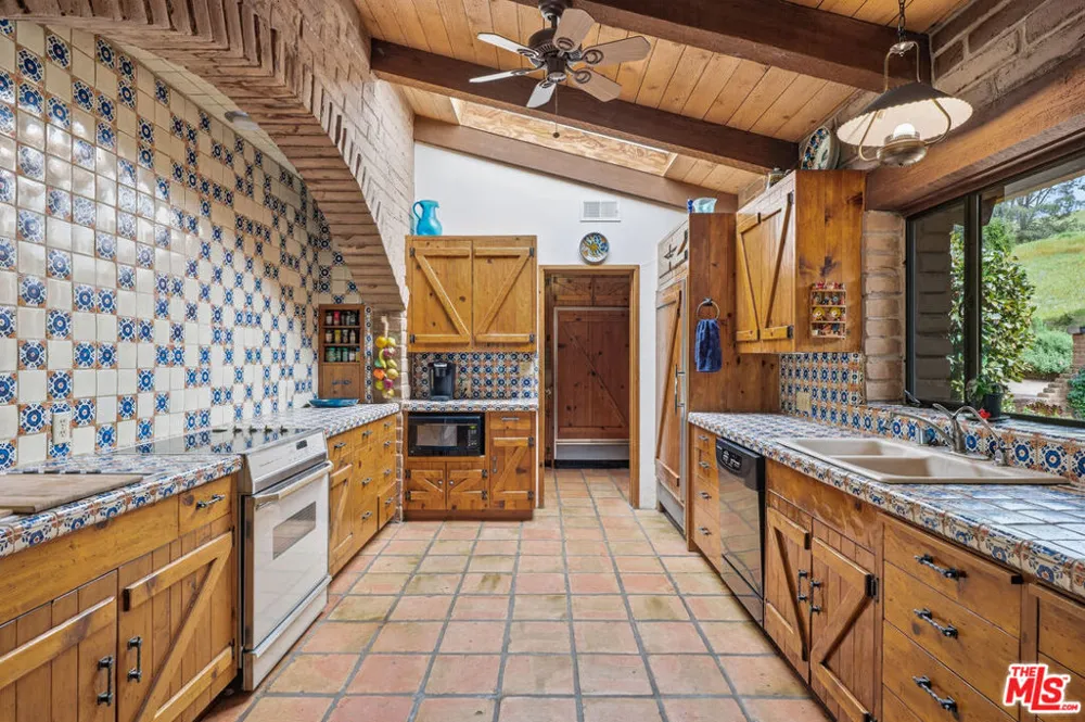 2160 Rambling Oaks Road Santa Ynez, CA 93460