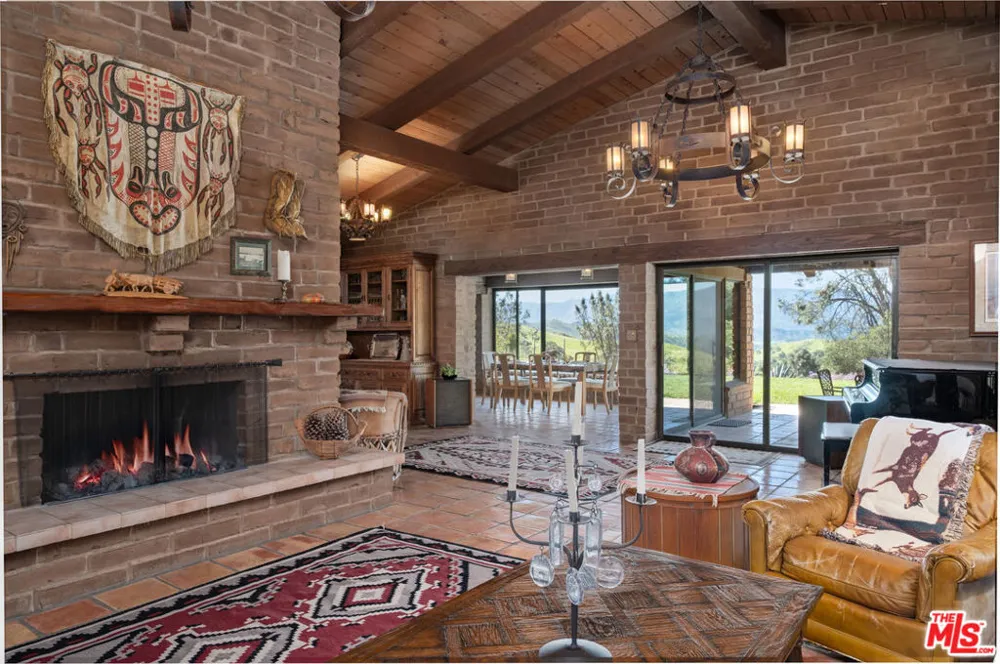2160 Rambling Oaks Road Santa Ynez, CA 93460