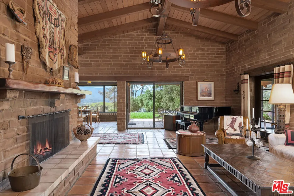 2160 Rambling Oaks Road Santa Ynez, CA 93460