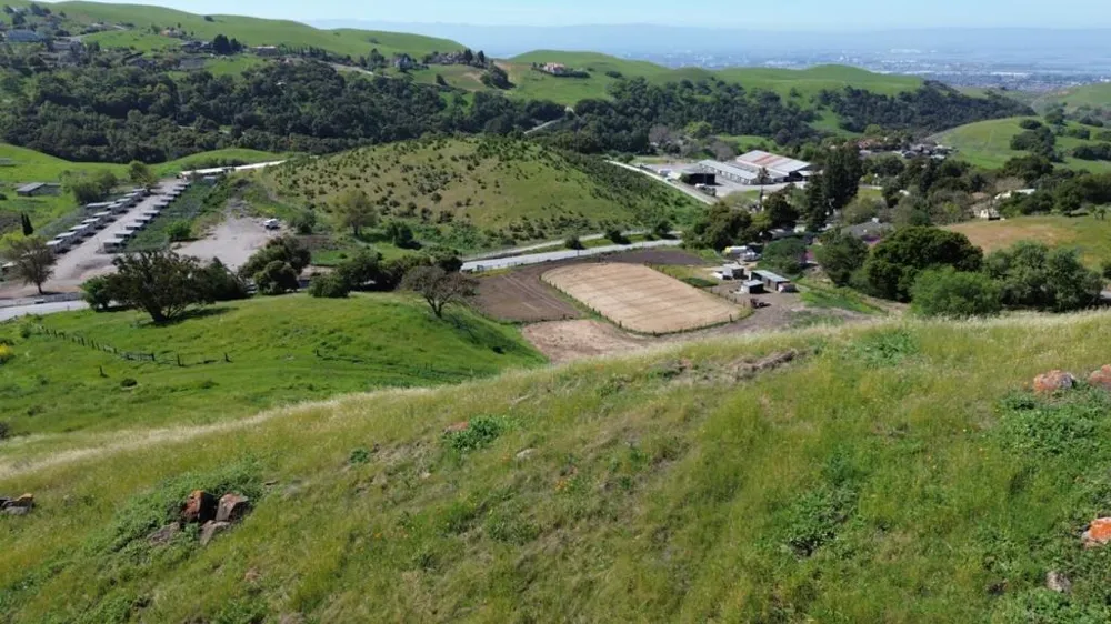 3463 Calaveras Road Milpitas, CA 95035