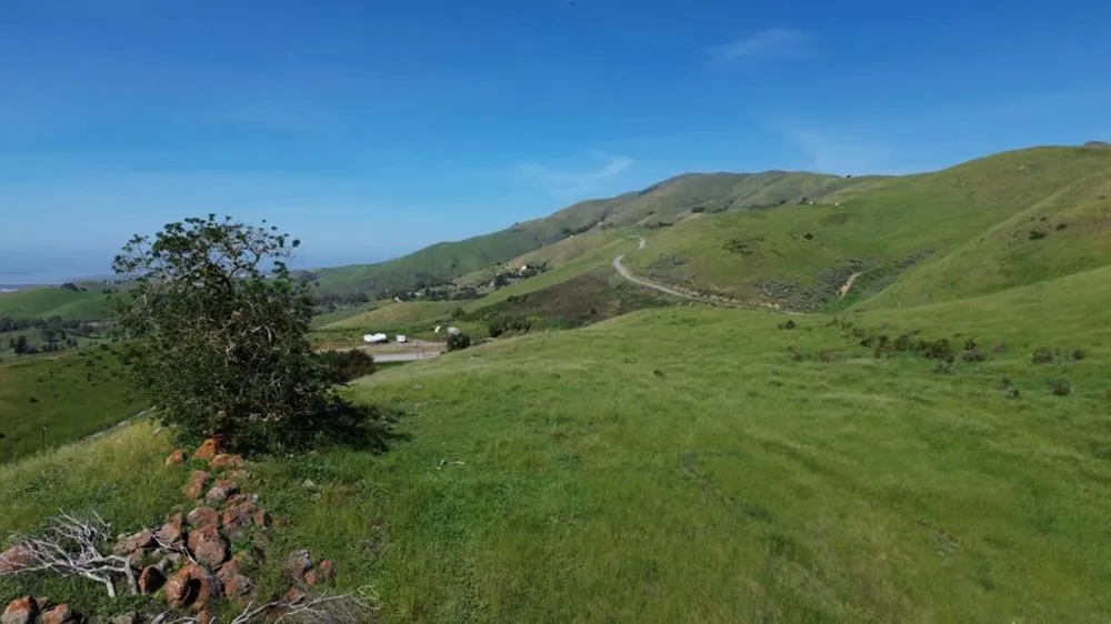 3463 Calaveras Road Milpitas, CA 95035