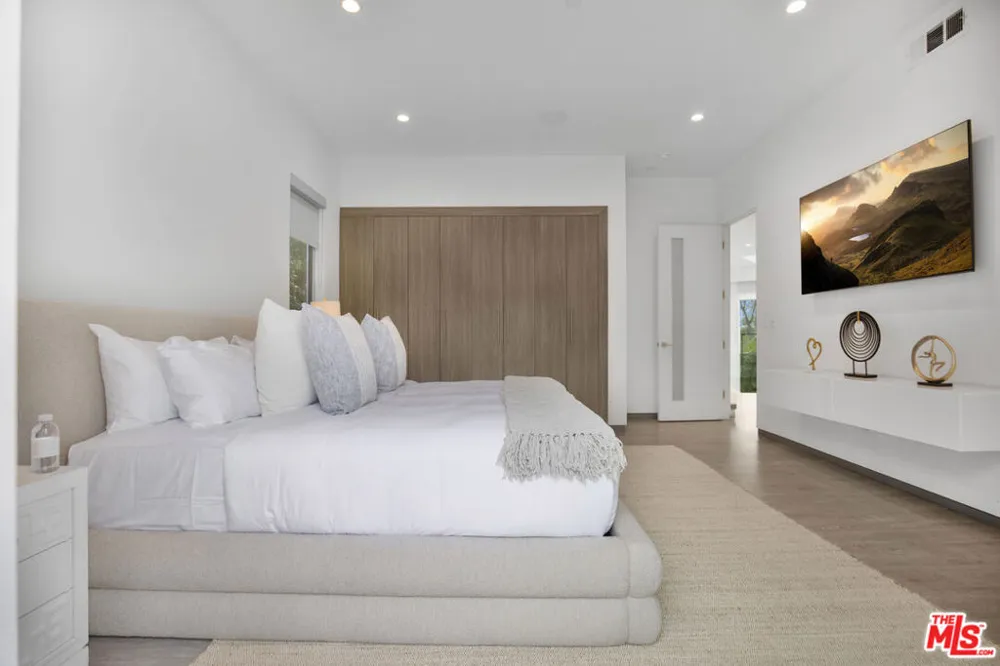 6379 Colgate Avenue Los Angeles, CA 90048
