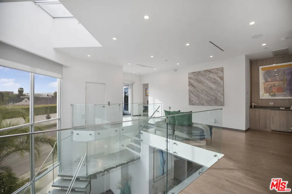 6379 Colgate Avenue Los Angeles, CA 90048