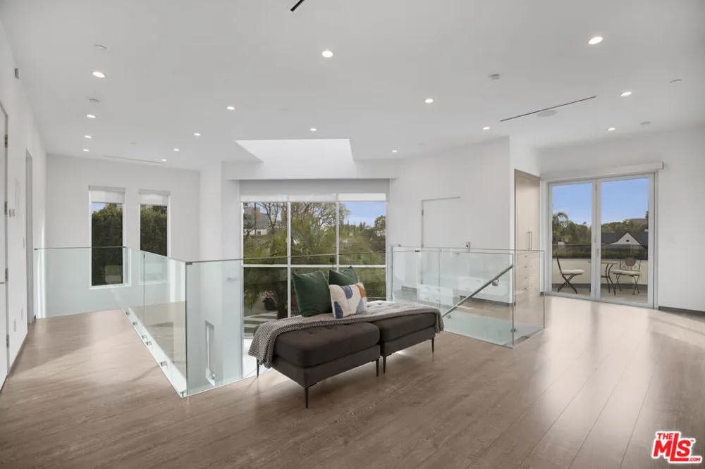 6379 Colgate Avenue Los Angeles, CA 90048