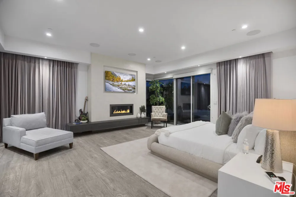 6379 Colgate Avenue Los Angeles, CA 90048