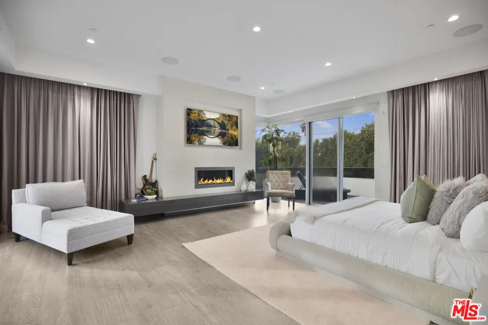 6379 Colgate Avenue Los Angeles, CA 90048