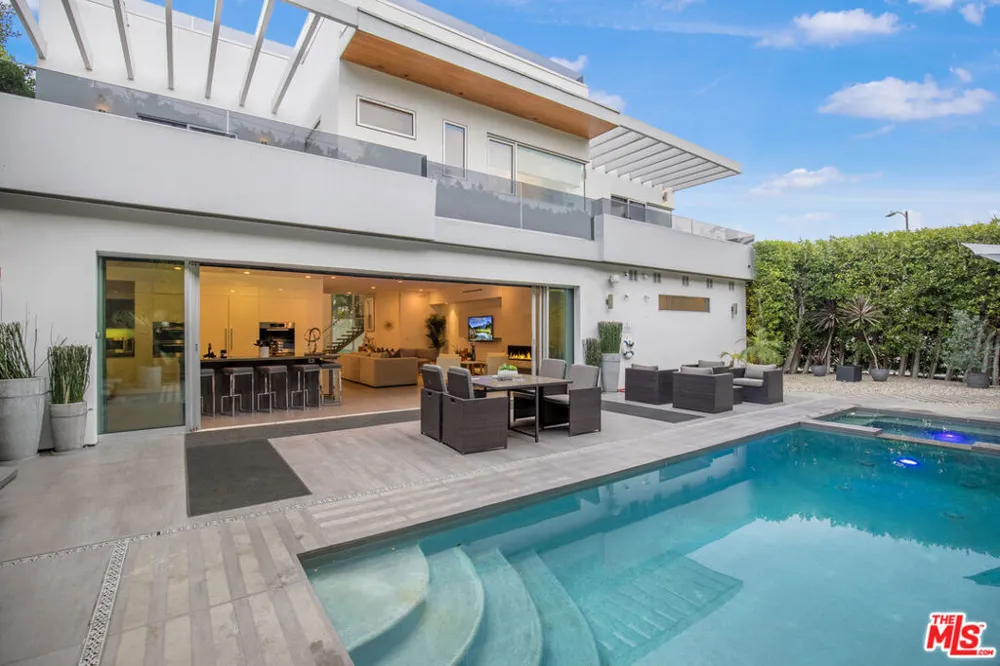 6379 Colgate Avenue Los Angeles, CA 90048
