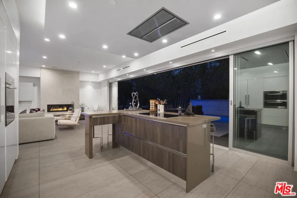 6379 Colgate Avenue Los Angeles, CA 90048
