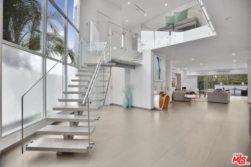 6379 Colgate Avenue Los Angeles, CA 90048