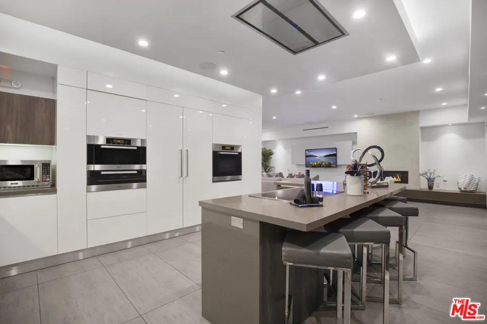 6379 Colgate Avenue Los Angeles, CA 90048