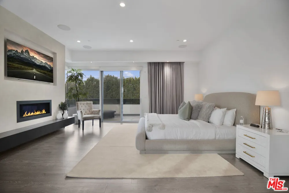 6379 Colgate Avenue Los Angeles, CA 90048