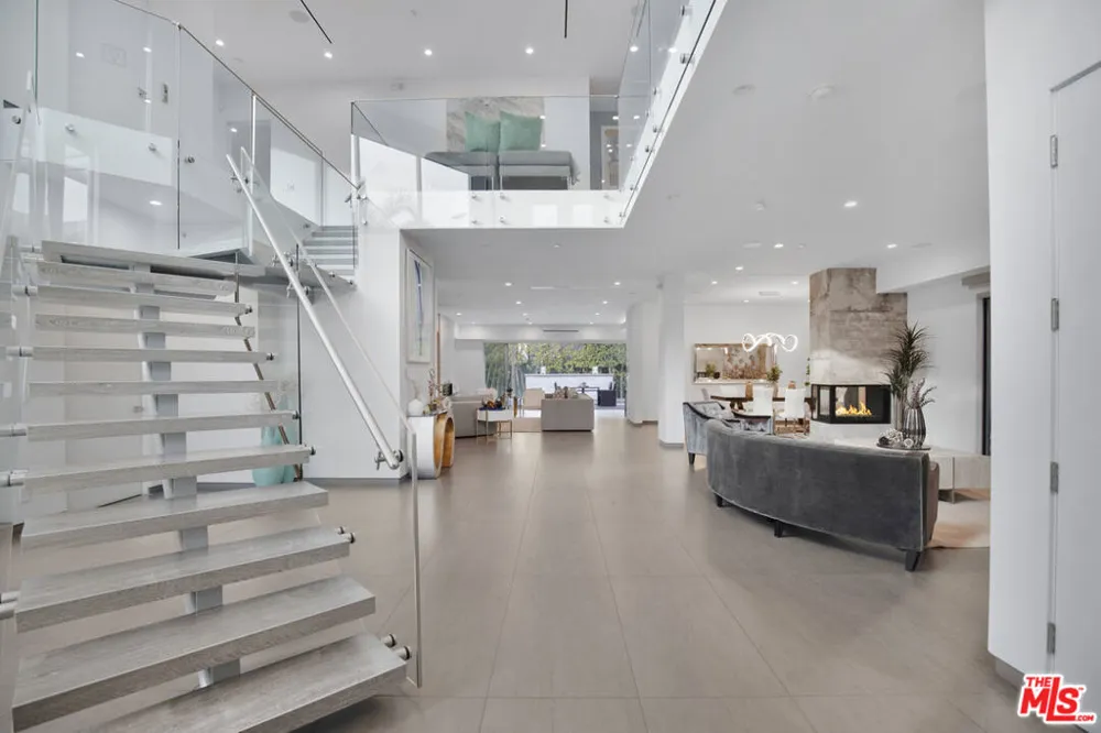 6379 Colgate Avenue Los Angeles, CA 90048