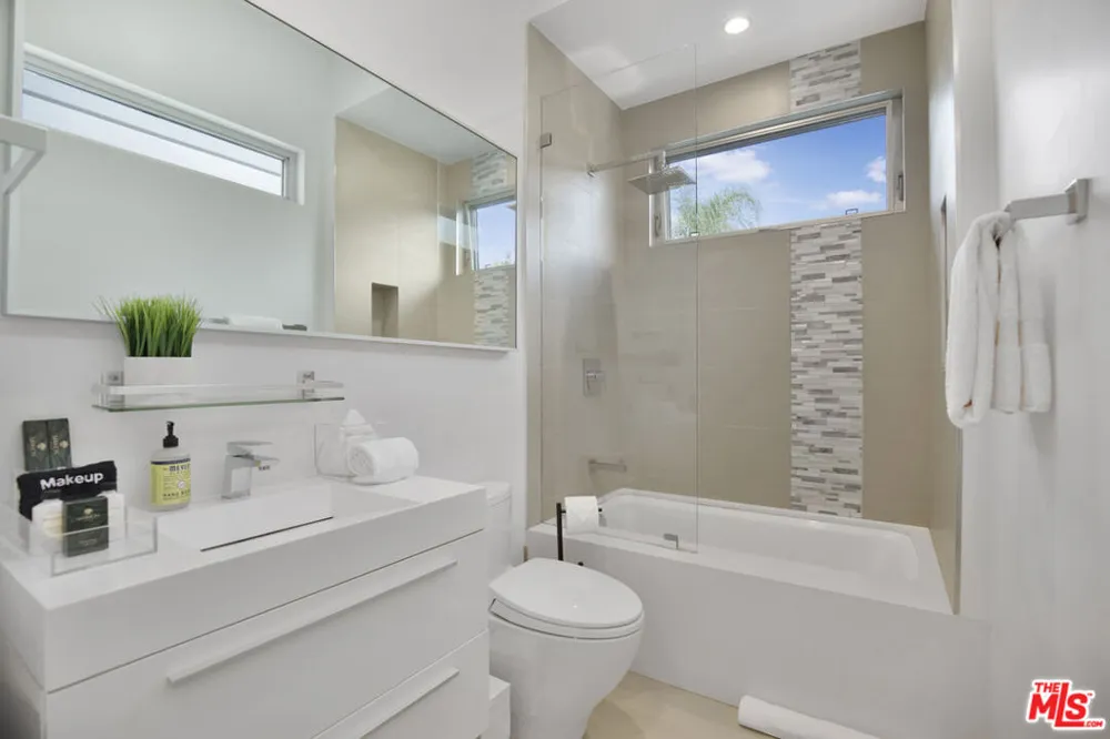 6379 Colgate Avenue Los Angeles, CA 90048