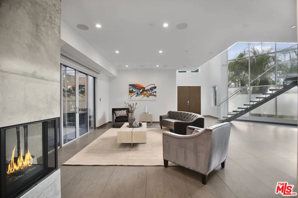 6379 Colgate Avenue Los Angeles, CA 90048