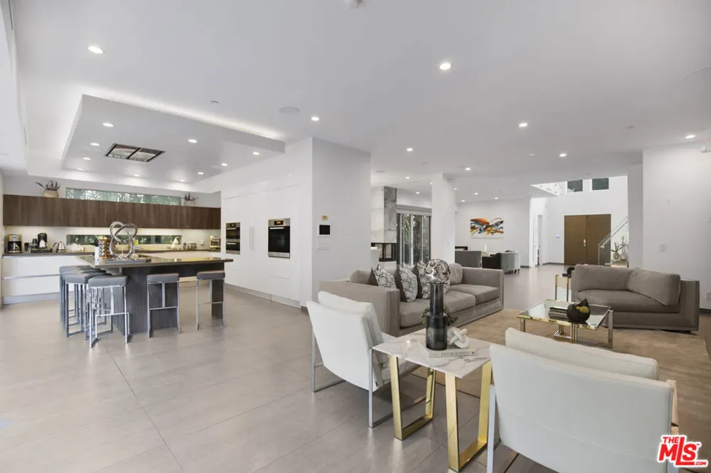 6379 Colgate Avenue Los Angeles, CA 90048