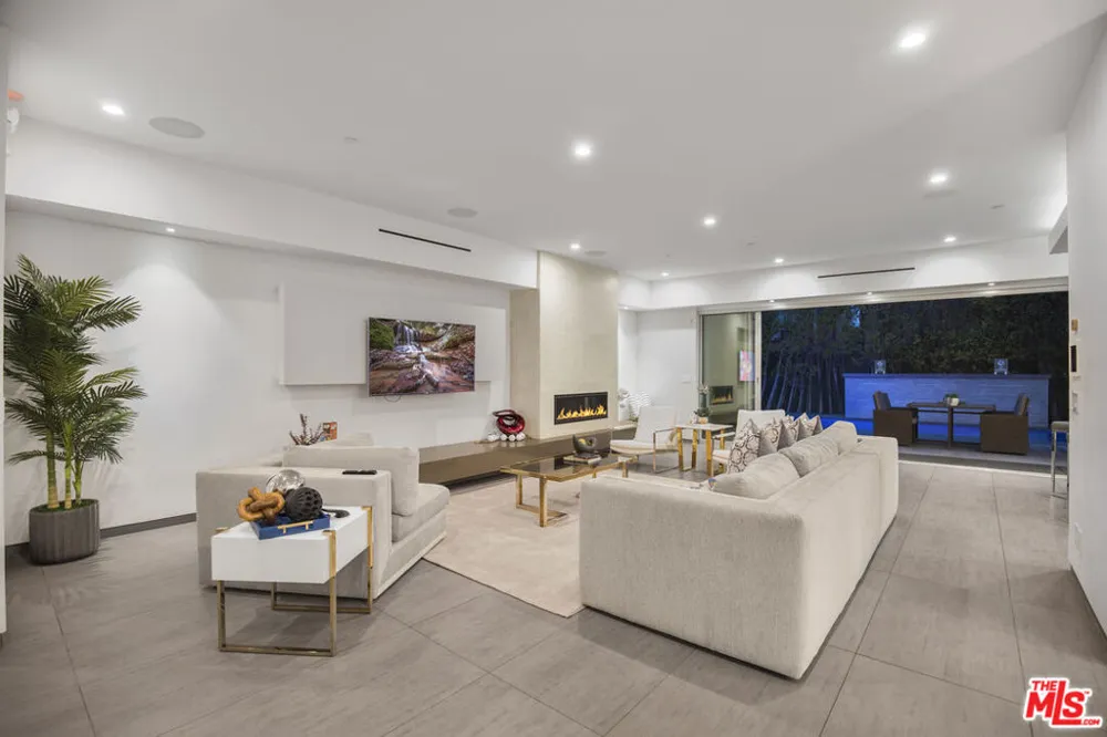 6379 Colgate Avenue Los Angeles, CA 90048