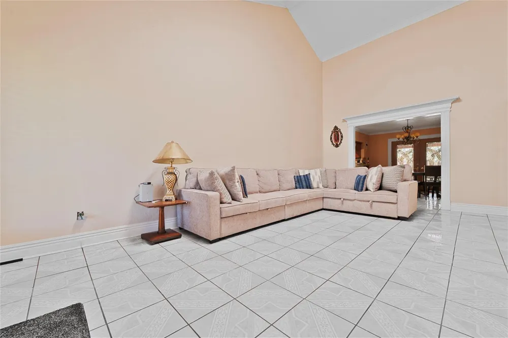 910 Avenue J South Houston, TX 77587