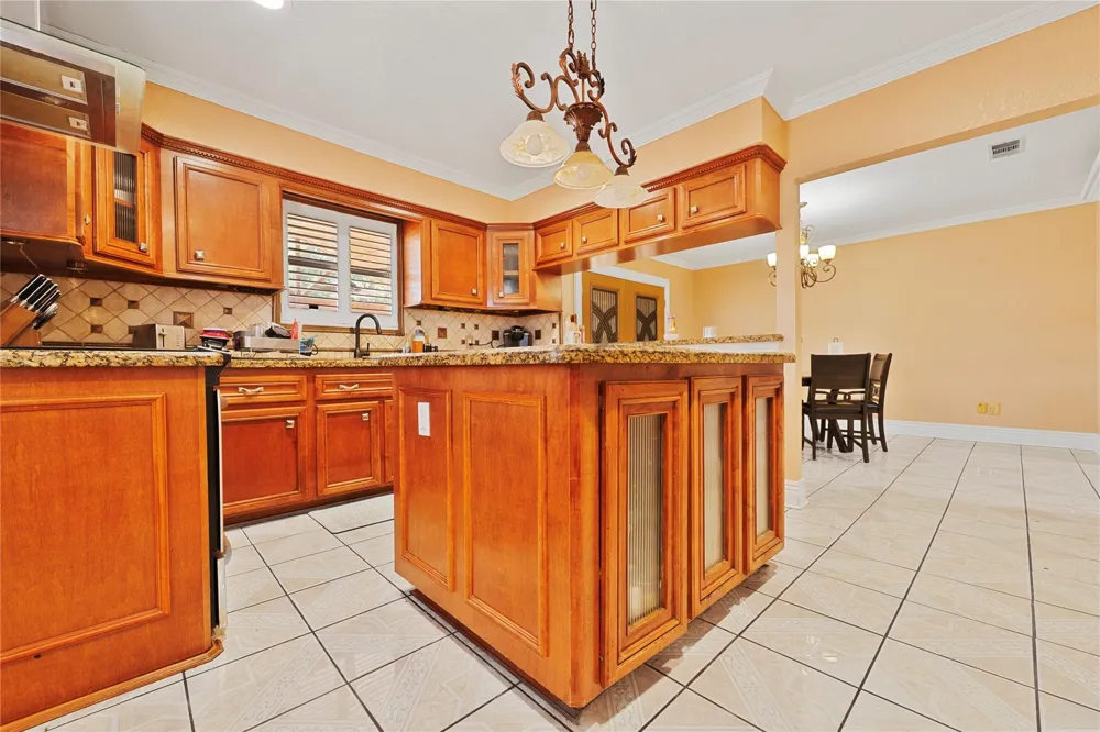 910 Avenue J South Houston, TX 77587