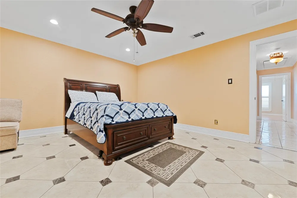 910 Avenue J South Houston, TX 77587