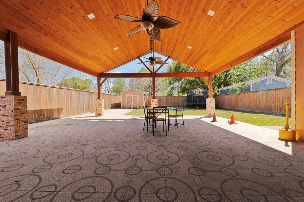 910 Avenue J South Houston, TX 77587