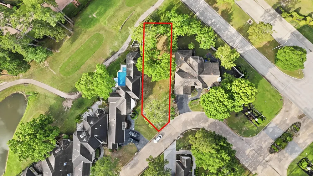 2723 S Southern Oaks Drive Houston, TX 77068