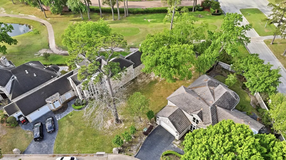2723 S Southern Oaks Drive Houston, TX 77068