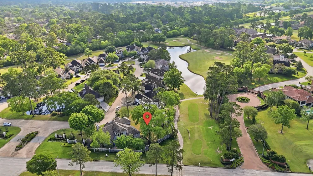 2723 S Southern Oaks Drive Houston, TX 77068