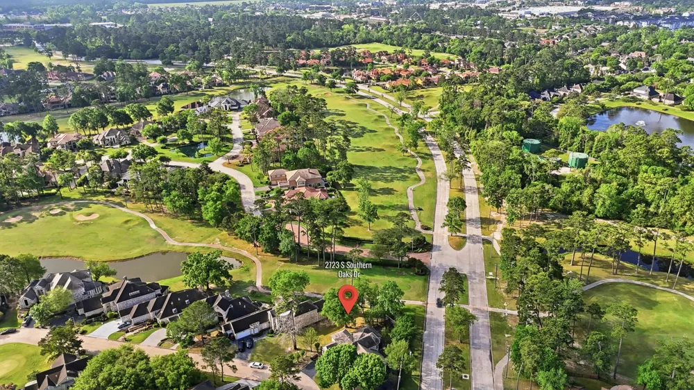 2723 S Southern Oaks Drive Houston, TX 77068