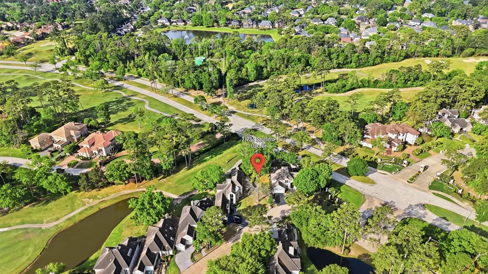 2723 S Southern Oaks Drive Houston, TX 77068