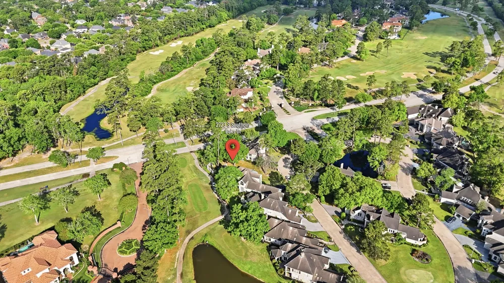 2723 S Southern Oaks Drive Houston, TX 77068