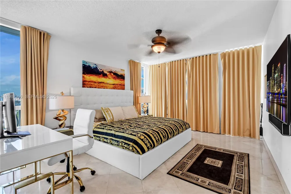 1500 Ocean Dr #907 Miami Beach, FL 33139
