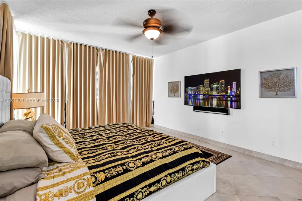 1500 Ocean Dr #907 Miami Beach, FL 33139