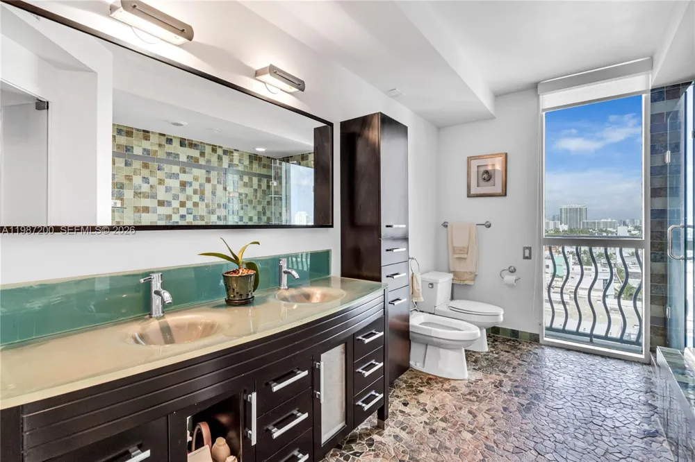 1500 Ocean Dr #907 Miami Beach, FL 33139