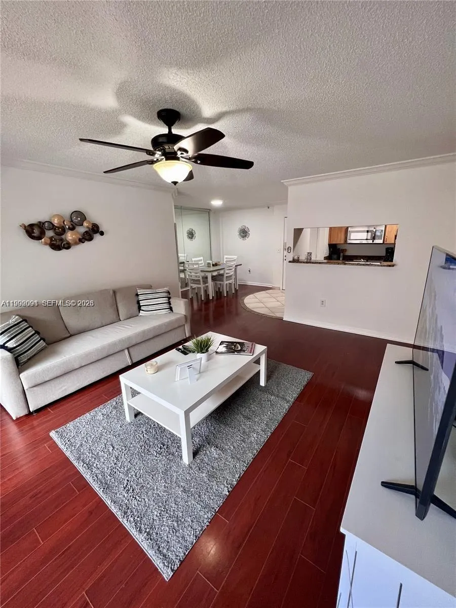 19555 E Country Club Dr #8503 Aventura, FL 33180