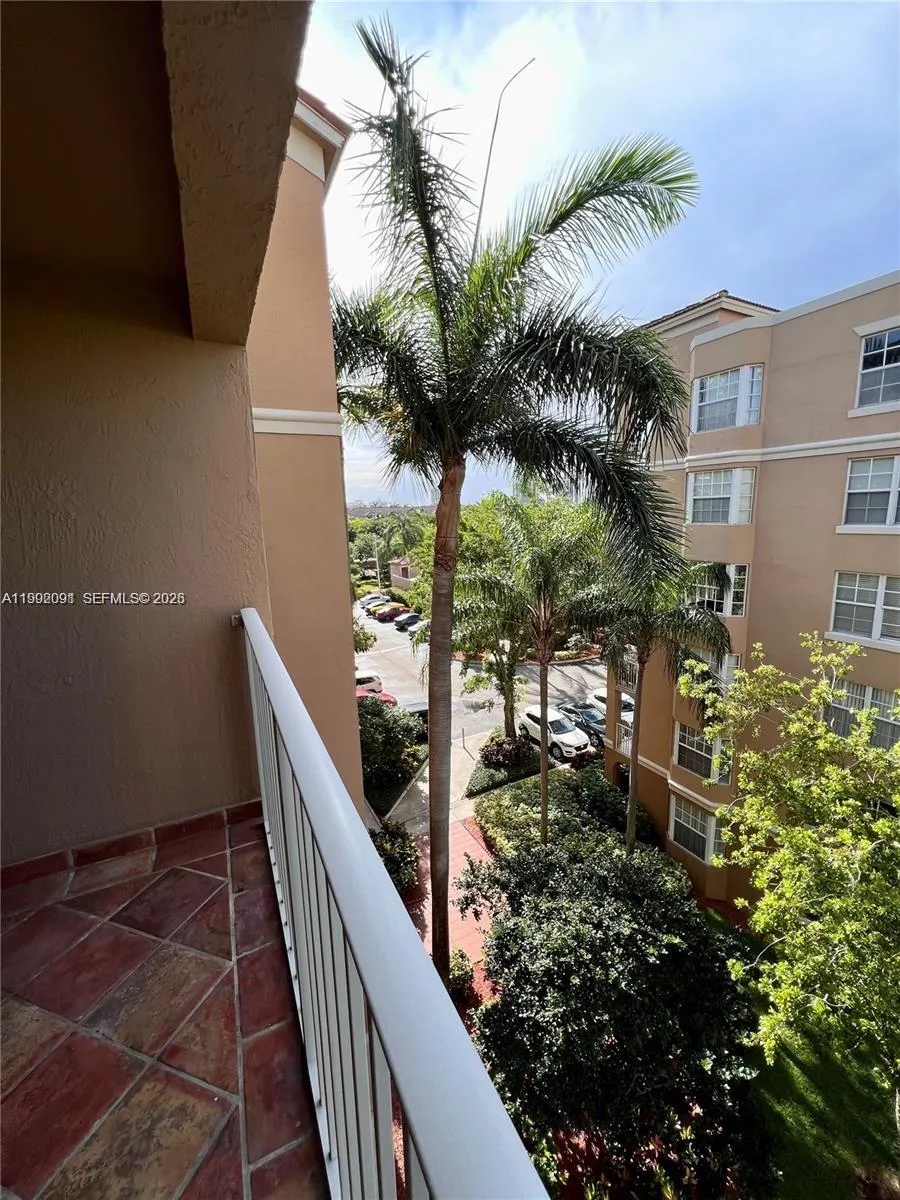 19555 E Country Club Dr #8503 Aventura, FL 33180