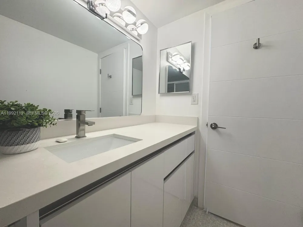 3800 S Ocean Dr #1710 Hollywood, FL 33019