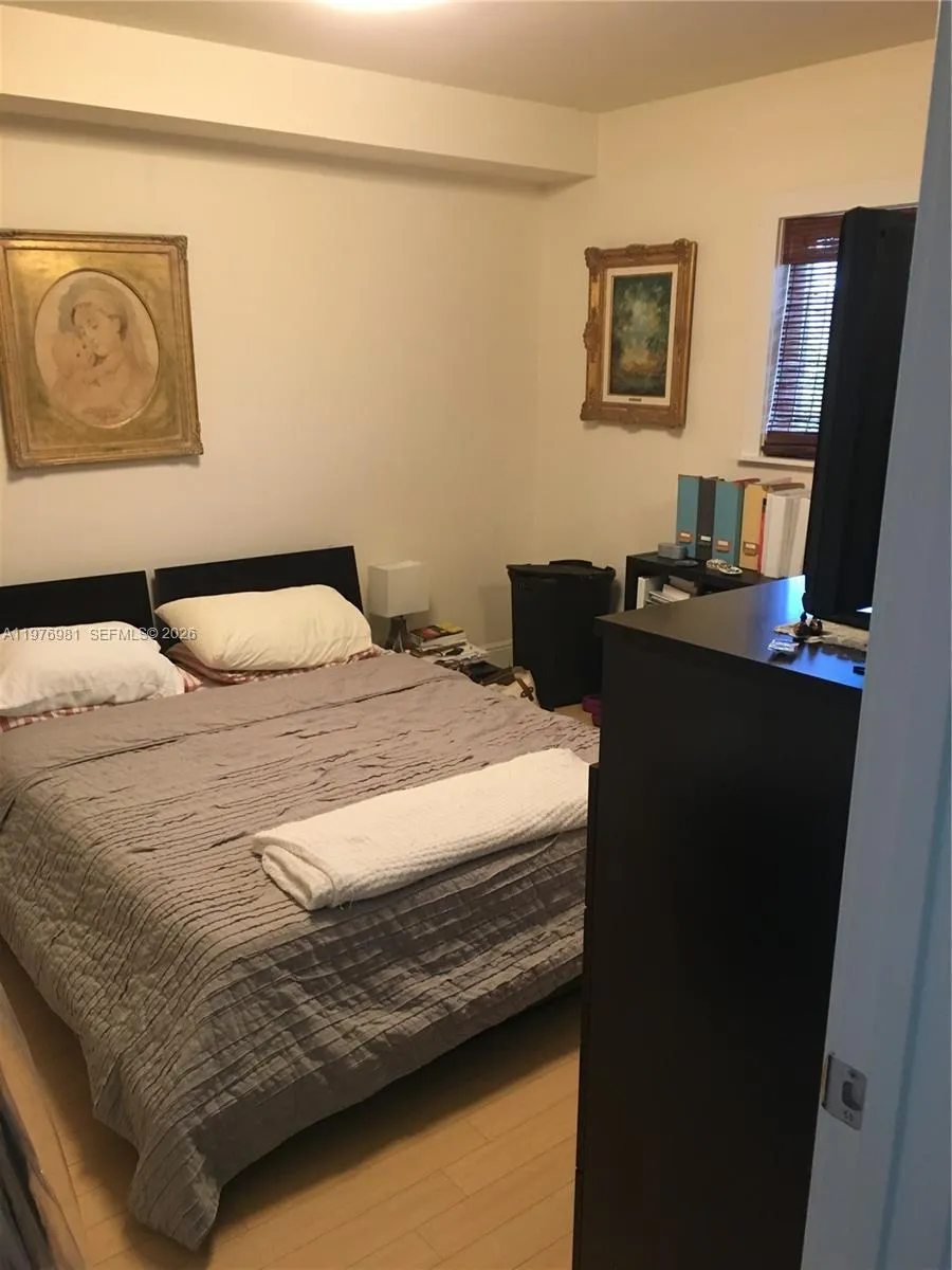 2740 SW 28th Ter #304 Miami, FL 33133