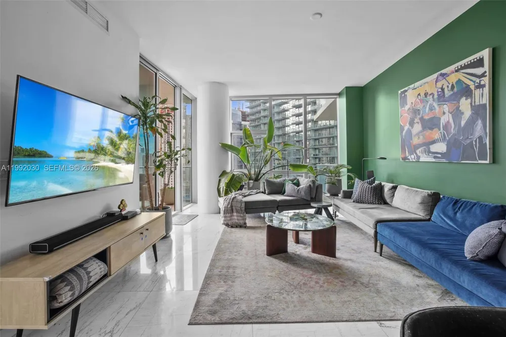 851 NE 1st Ave #3211 Miami, FL 33132