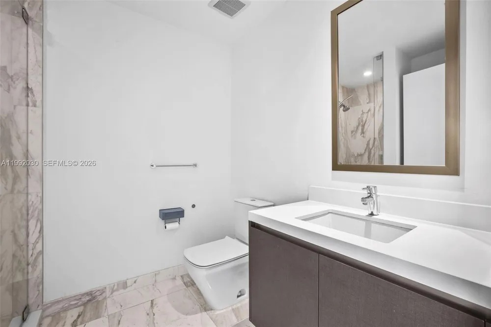 851 NE 1st Ave #3211 Miami, FL 33132
