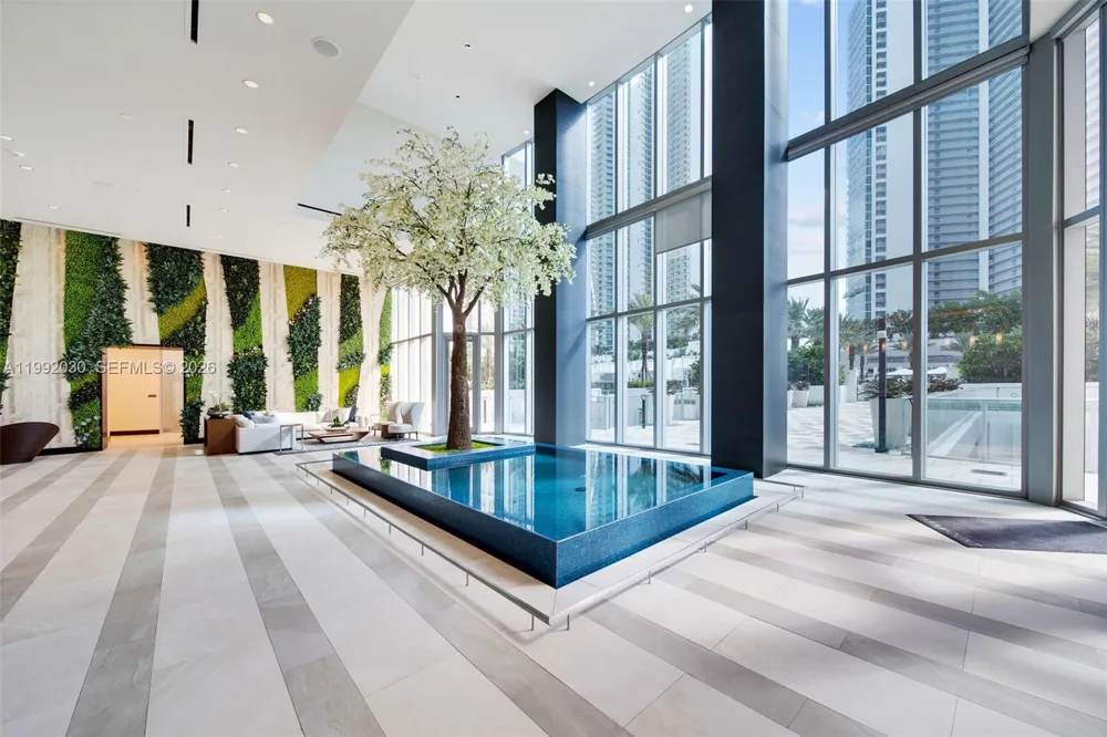 851 NE 1st Ave #3211 Miami, FL 33132