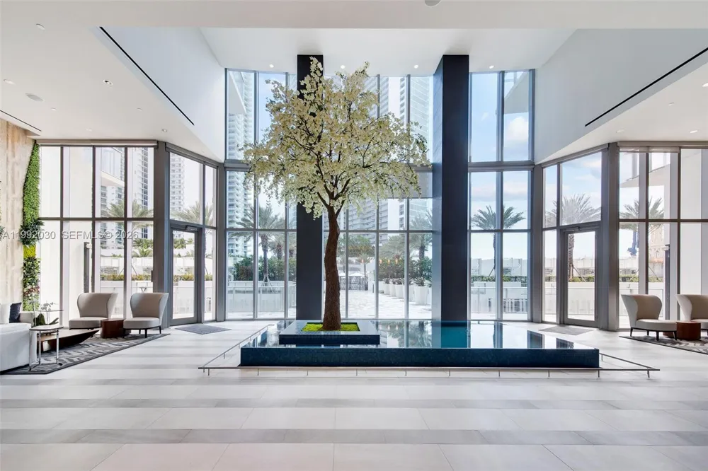 851 NE 1st Ave #3211 Miami, FL 33132