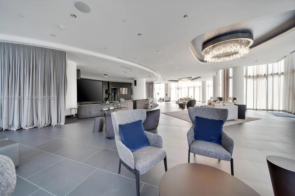 851 NE 1st Ave #3211 Miami, FL 33132