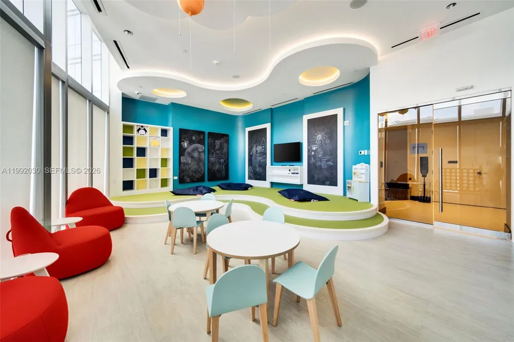 851 NE 1st Ave #3211 Miami, FL 33132