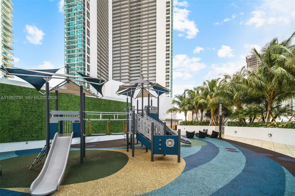 851 NE 1st Ave #3211 Miami, FL 33132