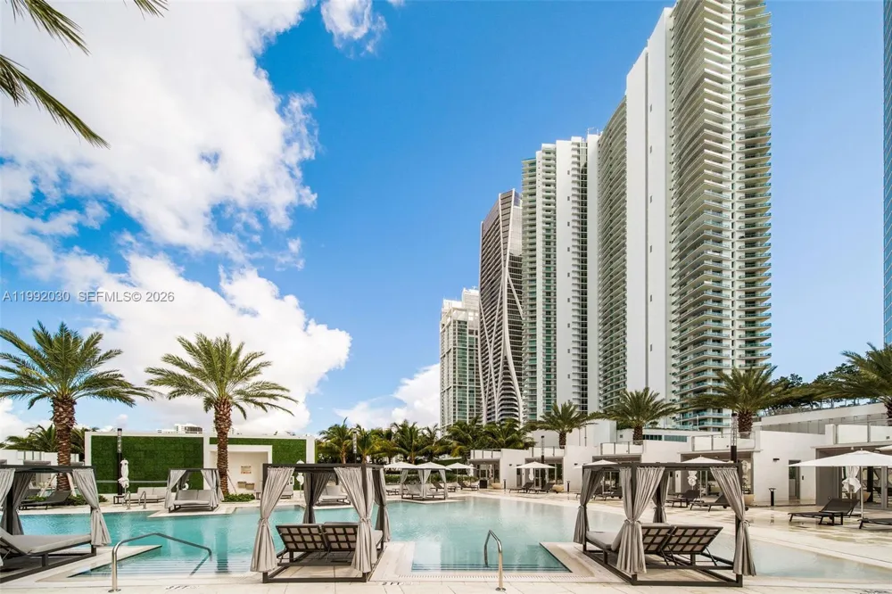 851 NE 1st Ave #3211 Miami, FL 33132